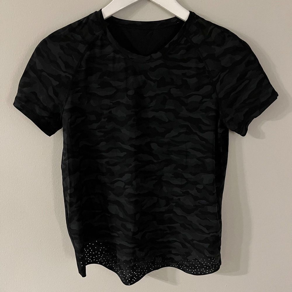 lululemon athletica Black Camo Short Sleeve Tee